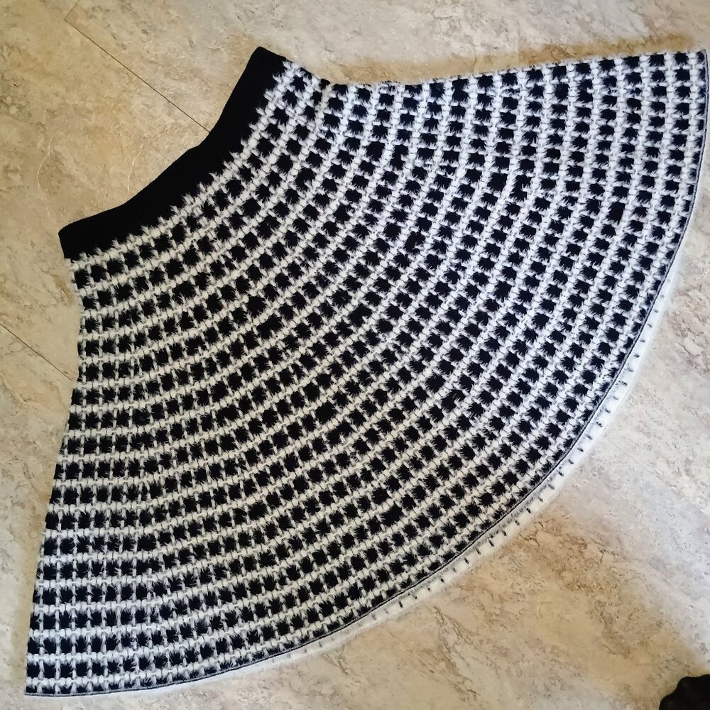 OLIVIA & GRACE Black & White Geometric Grid Fuzzy Coquette Circle Mini Skirt S